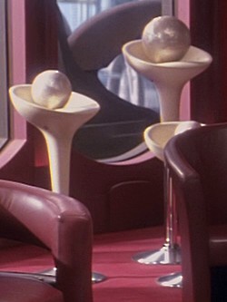 ファイル:Trumpet weeds.jpg