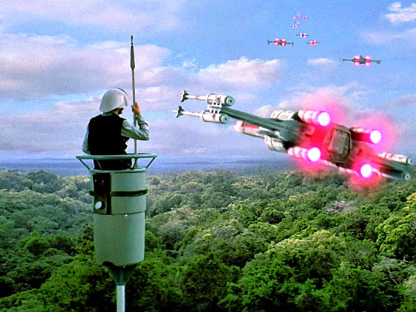 ファイル:X-wing Yavin4.jpg