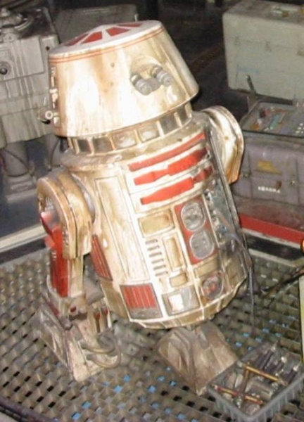 ファイル:R5-D2 StarTours.jpg